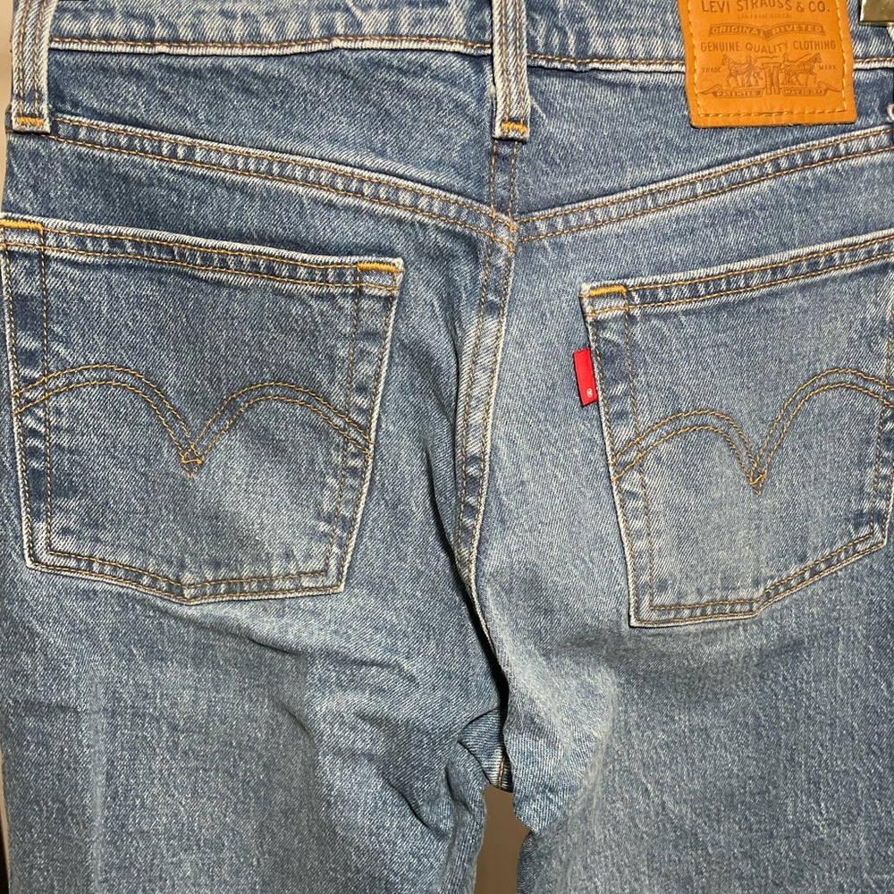 Women’s Levi’s Jeans Sz 24